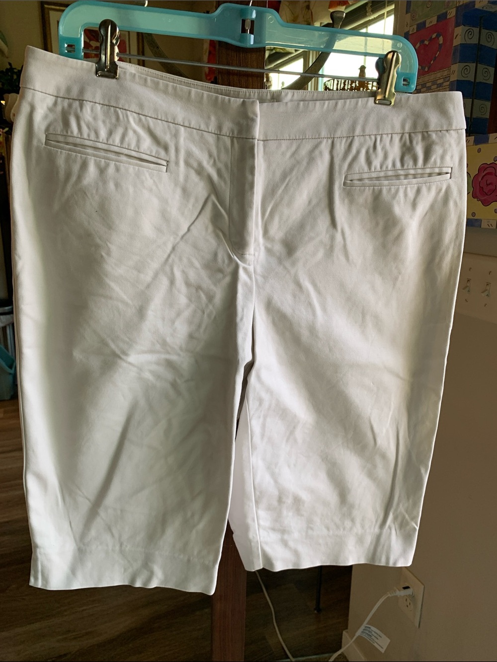 Chico’s Khaki Tailored Knee-Length Shorts Size 1.5
